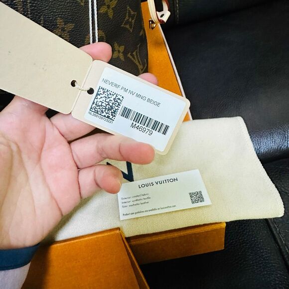 Brand New Louis Vuitton Neverfull PM Beige Interior - Picture 2 of 14